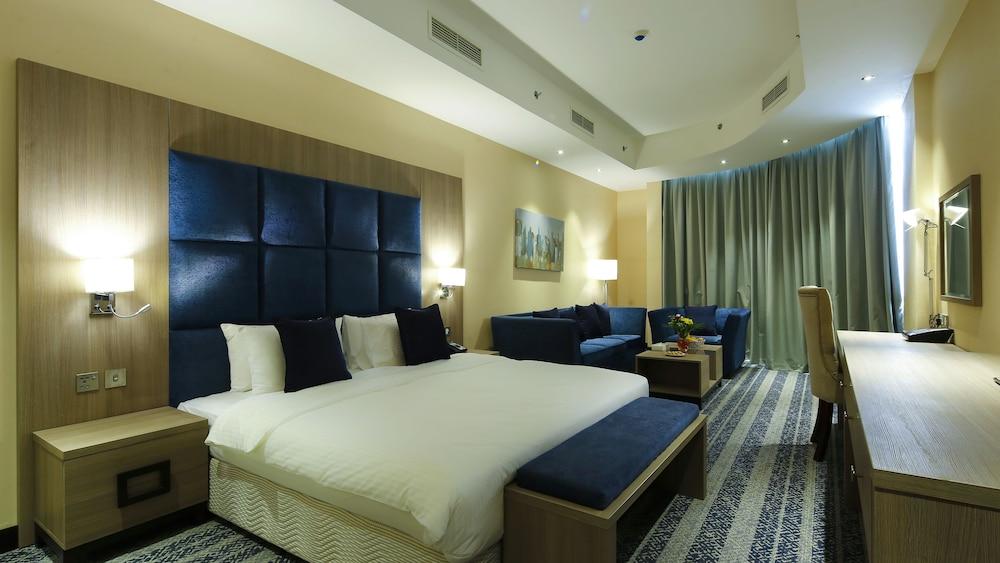 The Castle Premium Hotel Doha Kültér fotó