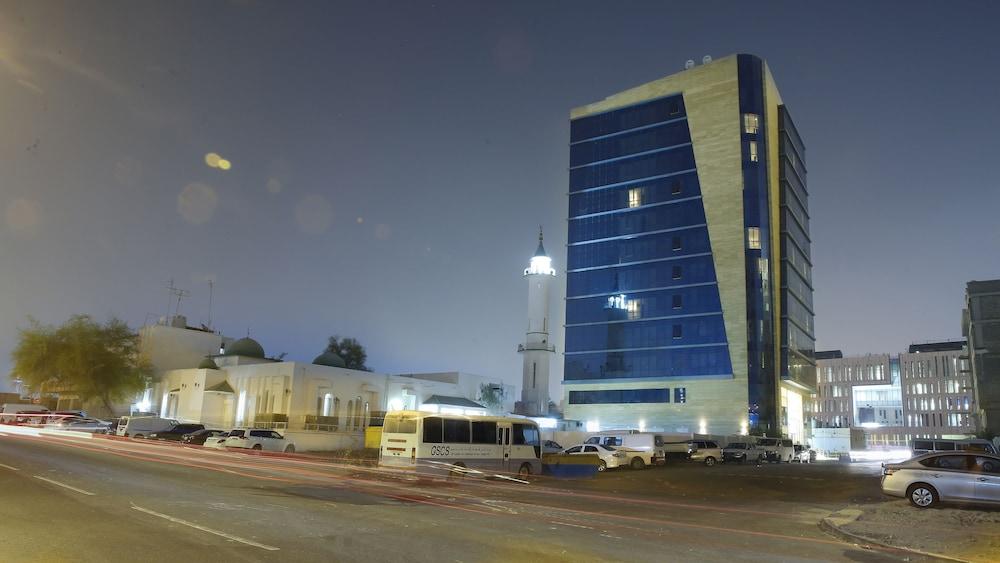 The Castle Premium Hotel Doha Kültér fotó