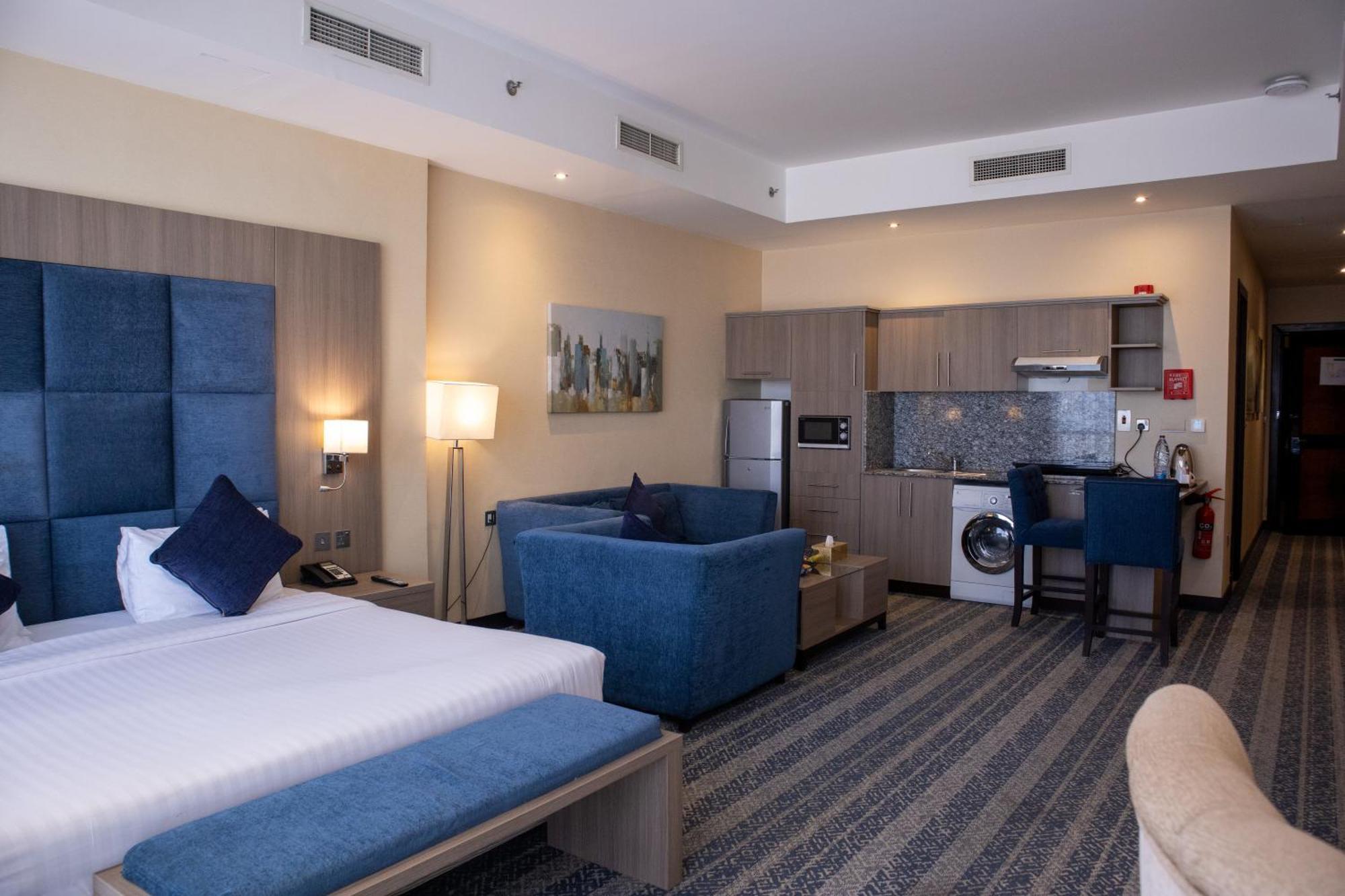 The Castle Premium Hotel Doha Kültér fotó