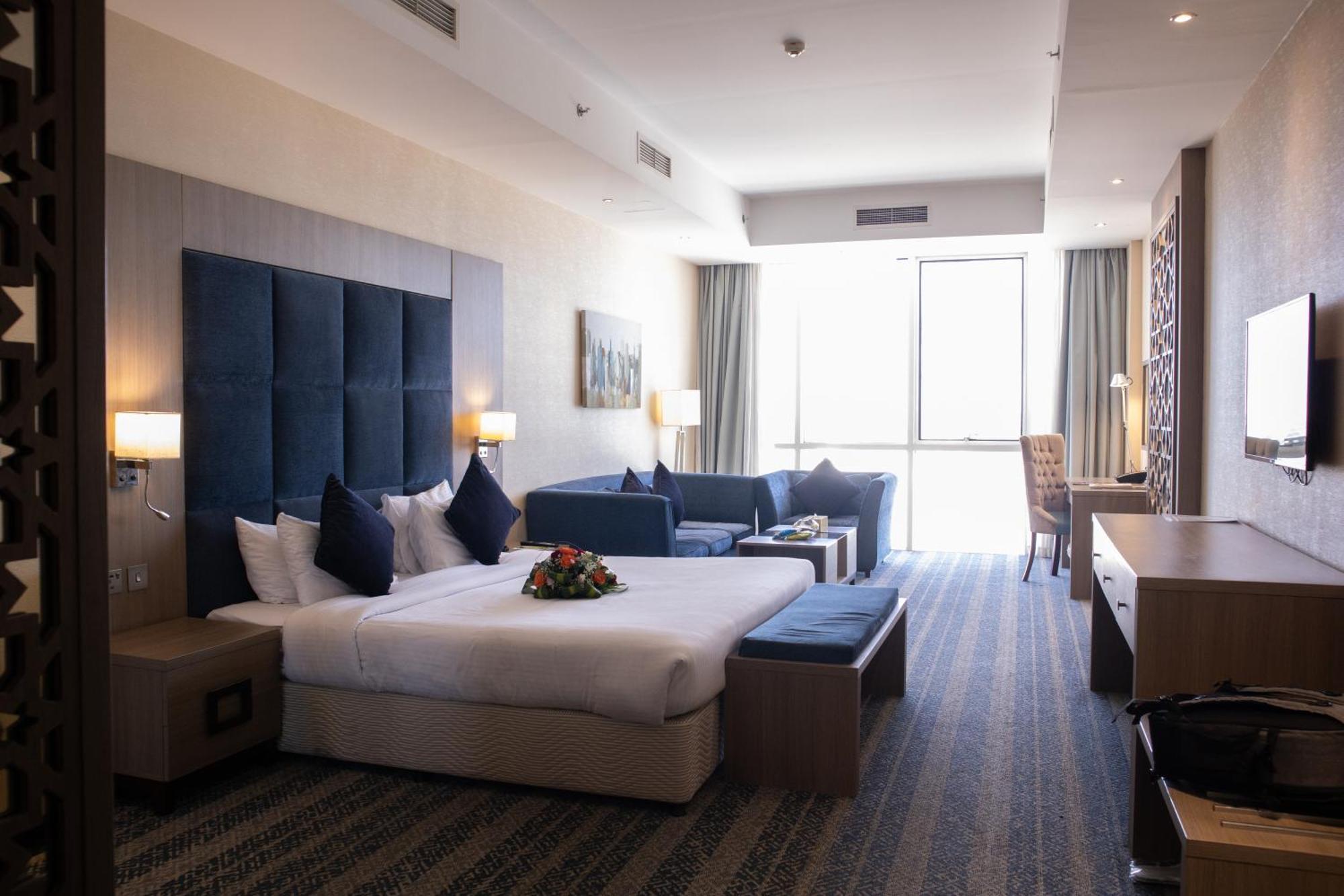 The Castle Premium Hotel Doha Kültér fotó
