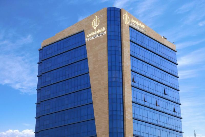 The Castle Premium Hotel Doha Kültér fotó